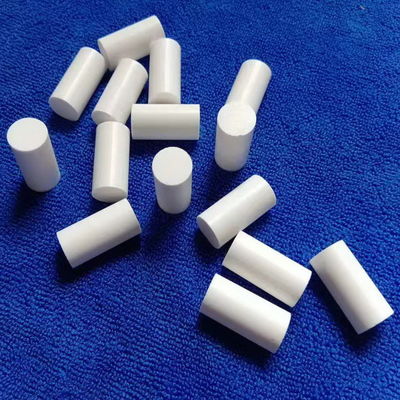 Matière première en poudre ou en granulés en céramique de qualité industrielle ZTA pour le numéro CAS 1344-28-1